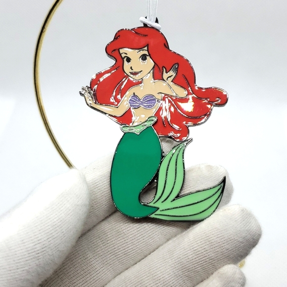 Hallmark Disney Wiggles Little Mermaid Princess Ariel Christmas Ornament - Picture 7 of 12